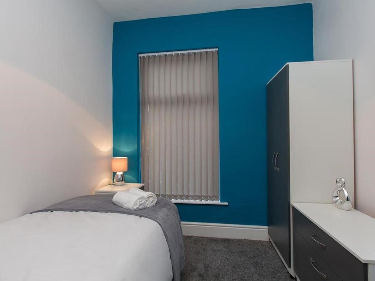 Townhouse @ 166 Ruskin Road Crewe Exteriör bild