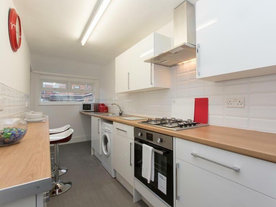Townhouse @ 166 Ruskin Road Crewe Exteriör bild